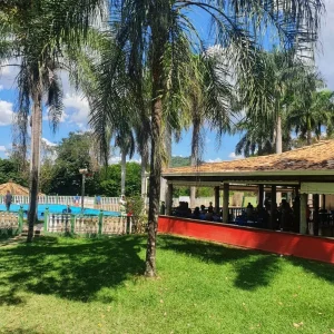 Pousada aconchegante pra você passar o dia ou se hospedar!